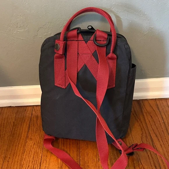 Fjallraven Kånken Dark Gray and Red Mini Backpack - Picture 4 of 12